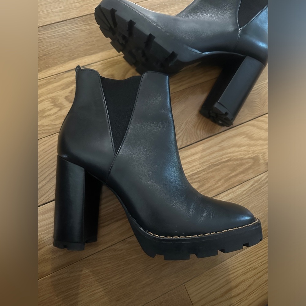L’intervalle Heeled Leather ankle boots - near mint condition